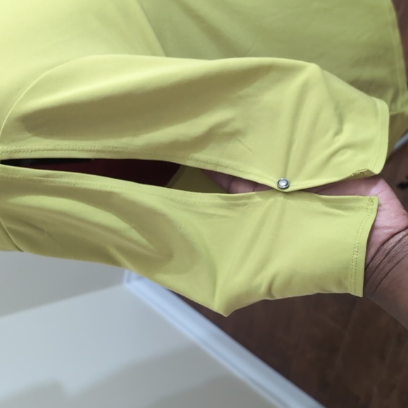 Susan Graver| Greenish Yellow Short Sleeved Blouse With Buttoned Slit Sleeves - Picture 5 of 15